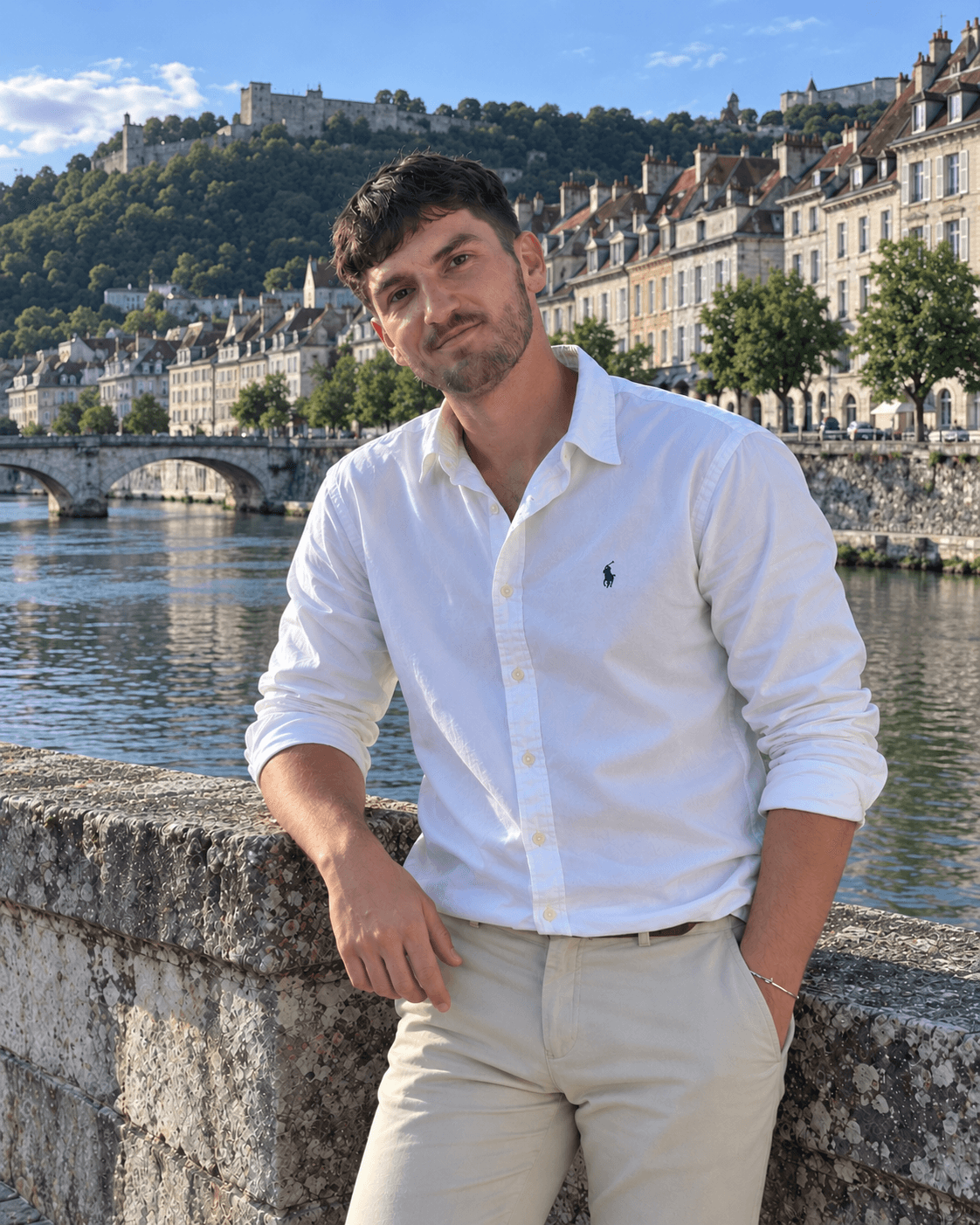 Tommy, fondateur de DIMENSION 33, au bord du Doubs à Besançon.