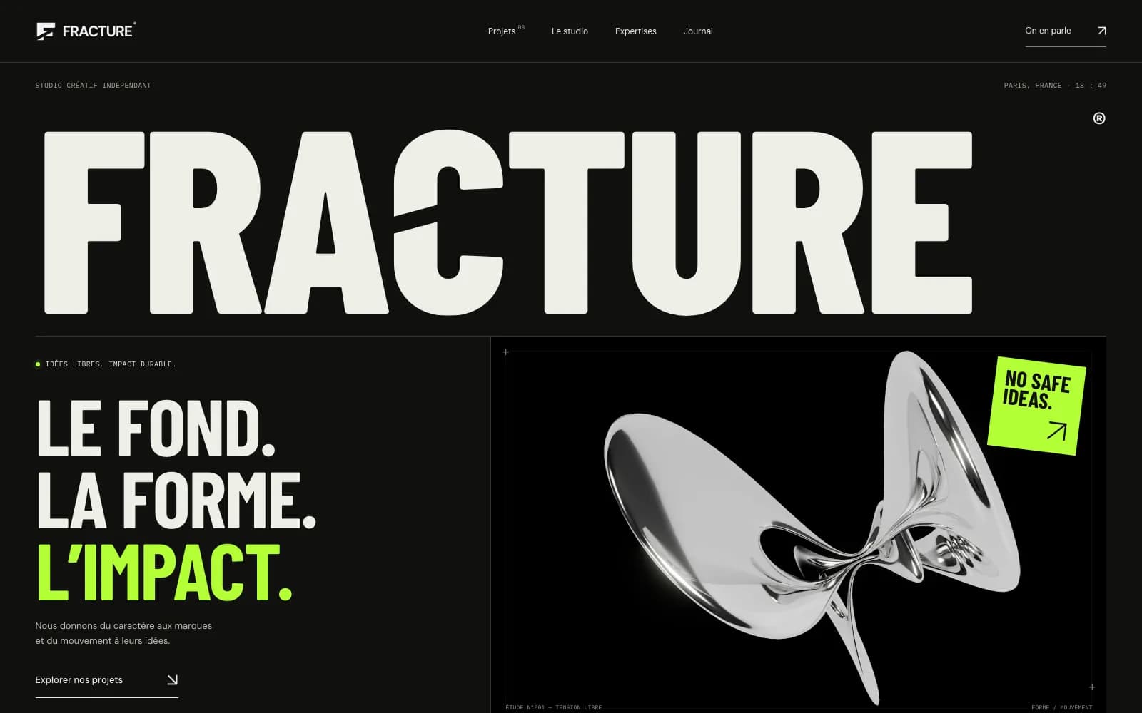 Accueil du site de démonstration FRACTURE : le logotype géant, le titre « Le fond. La forme. L’impact. » et une sculpture chromée.